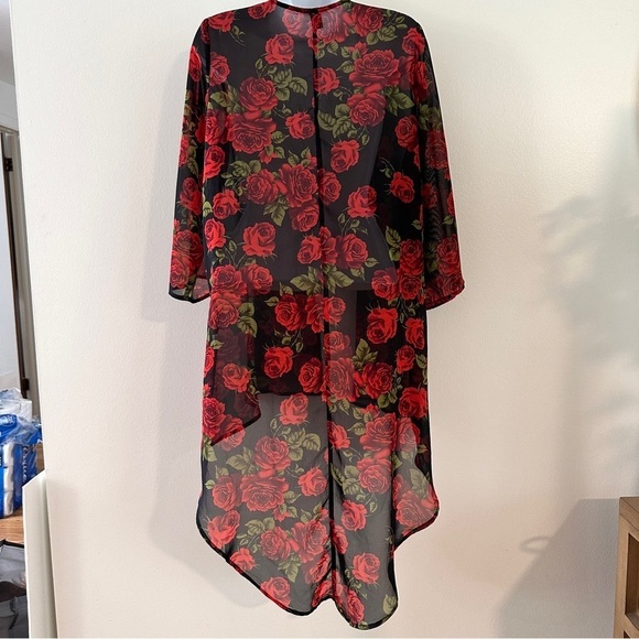 Windsor Black and Red Floral Kimono Blouse - Picture 5 of 9